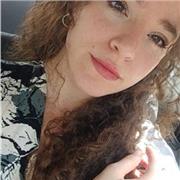 Professeur et traductrice trilingue native d'arabe offre de cours 100% en ligne pour les débutant.